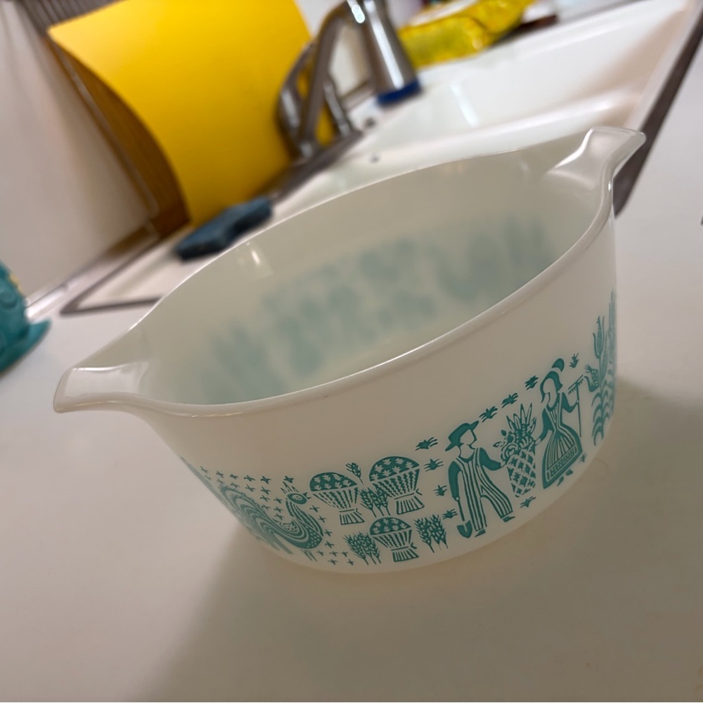 Vintage Pyrex Butterprint Turquoise 1.5 qt Casserole